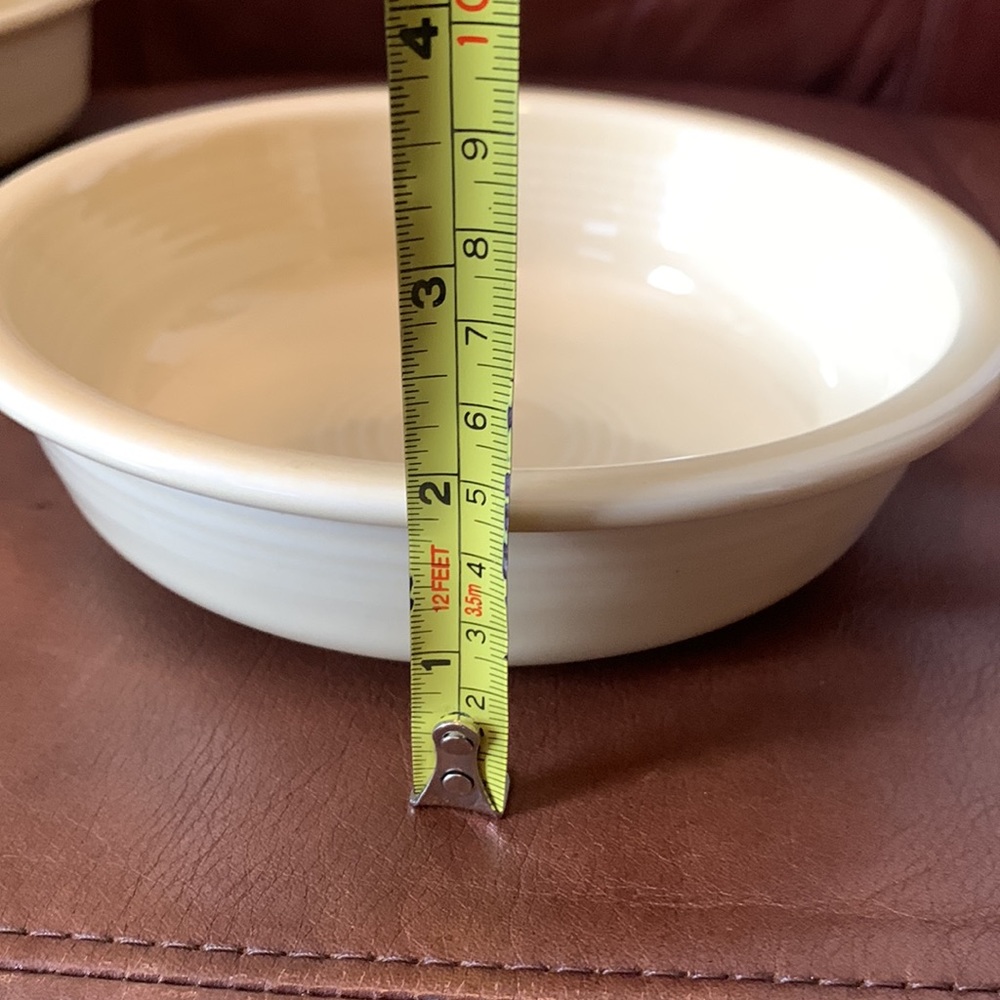 2 Fiesta Ware bowls - yellow - Picture 5 of 7